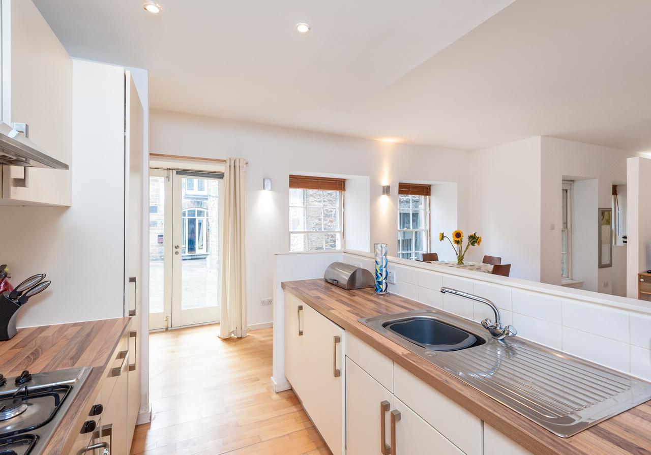 The Edmonstone's Close Residence Edimburgo Exterior foto